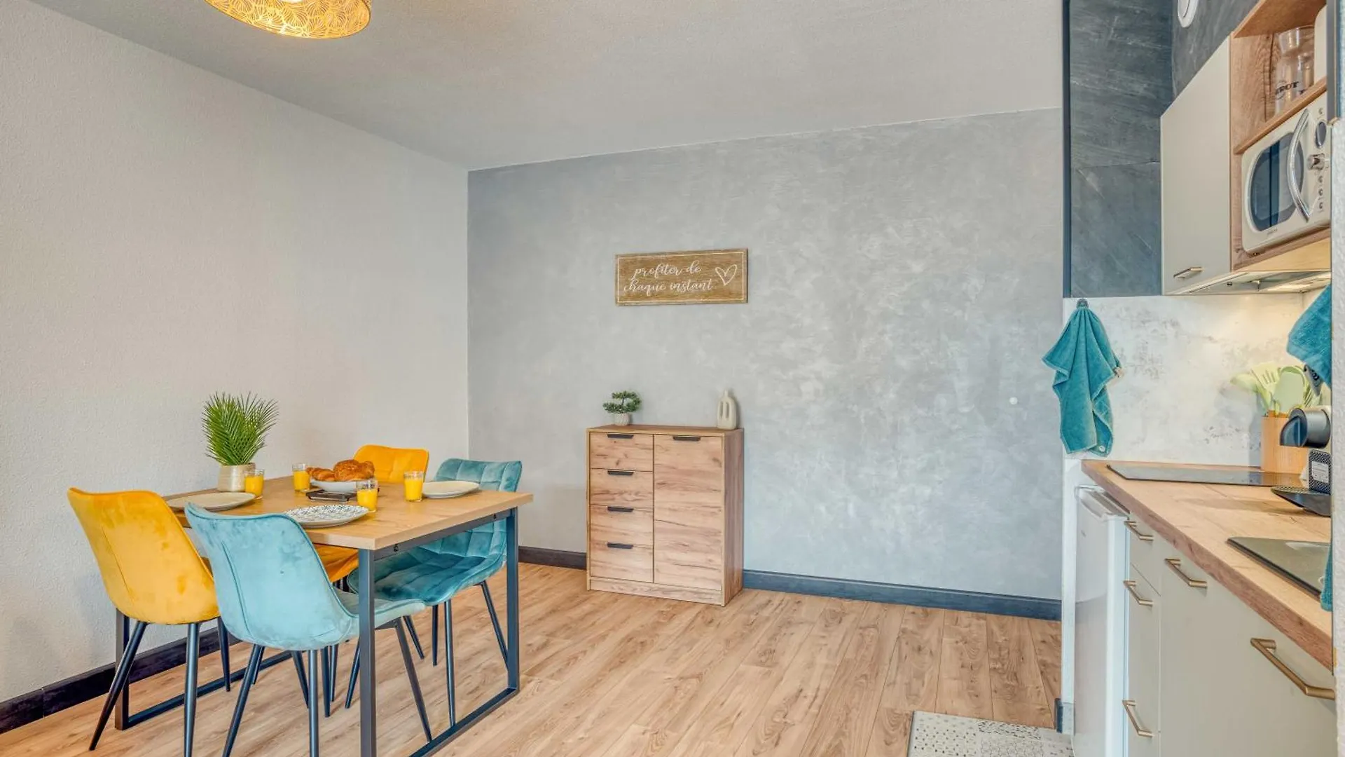 Apartmán Cosy Caussade Parking Gratuit Jardinet Refait A Neuf 0*,  Francie