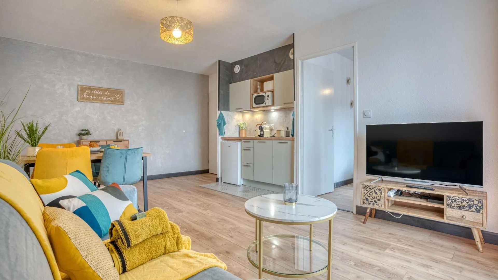 Apartmán Cosy Caussade Parking Gratuit Jardinet Refait A Neuf 0*,